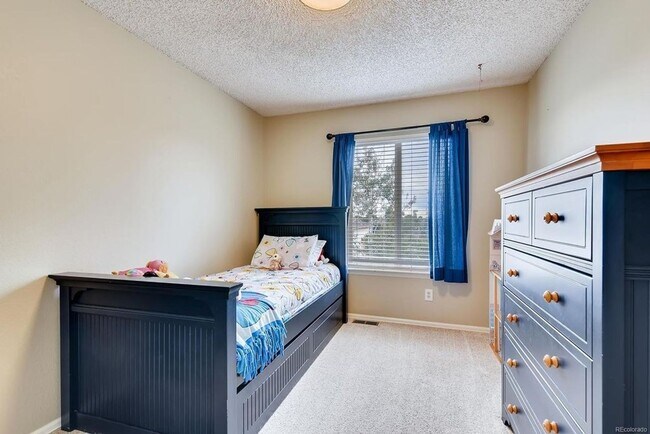 Building Photo - GREAT LOCATION! New LVP and Carpet - WON'T LAST LONG!