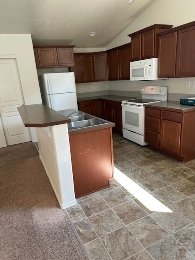Building Photo - 3 Bedroom Home  For Rent