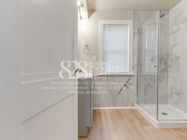 Building Photo - **COMING SOON FOR JUNE 2026 MOVE IN!** 3 BED/2 BATH DUPLEX - CLOSE TO CAMPUS!