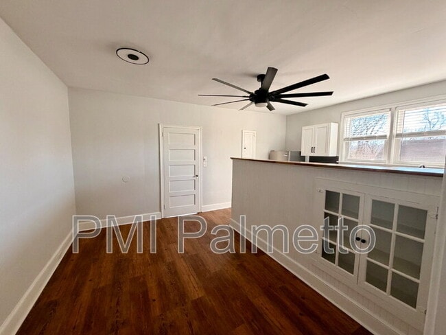 Building Photo - 502 1/2 State Street