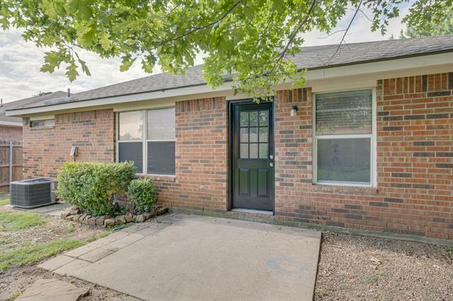 Building Photo - 4001 Rochester Dr