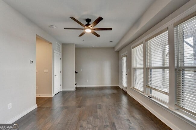 Building Photo - 2083 Holtz Ln