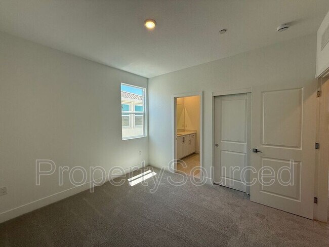Building Photo - 1336 Martorella Ave