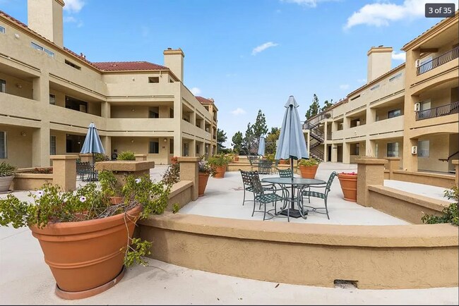Building Photo - 2 Bedroom 2 Bath Condo in Gated Community ...