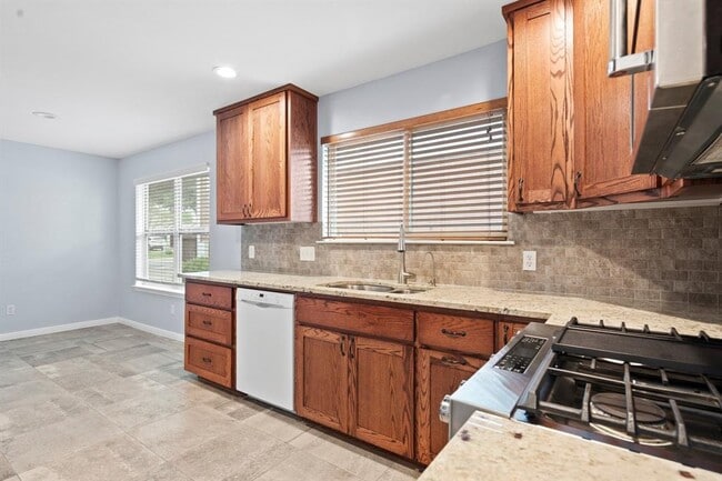 Building Photo - 1408 Deer Ledge Trail