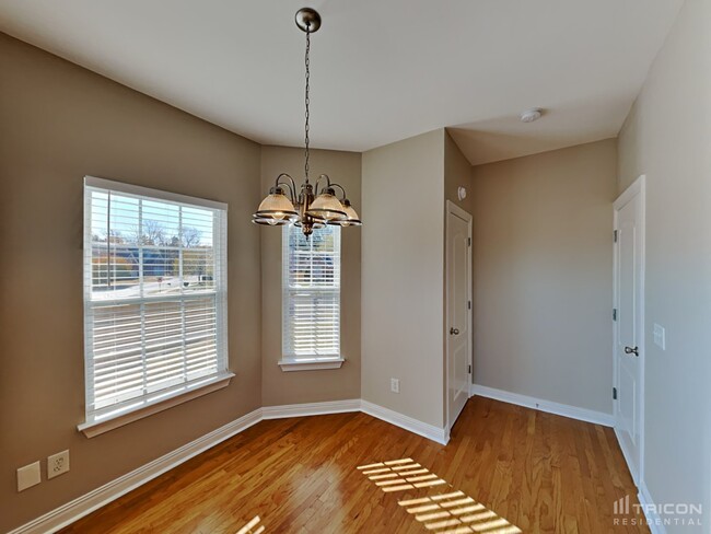 Building Photo - 6820 Scarlet Ridge Dr