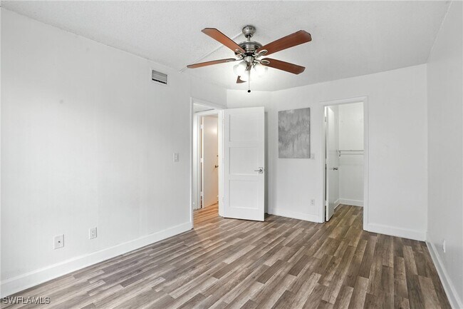 Building Photo - 201 Santa Clara Dr