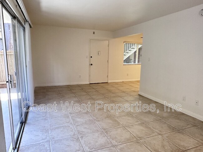 Building Photo - 1810 Broadway St