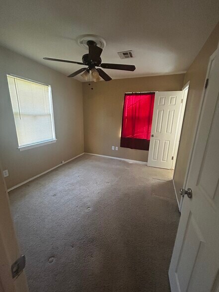 Master Bedroom - 419 Grandview Blvd