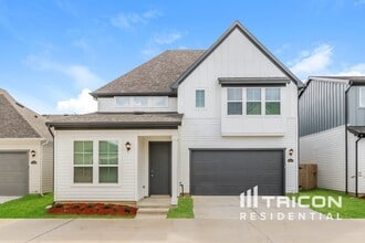 Building Photo - 22814 Terrazzo Dr