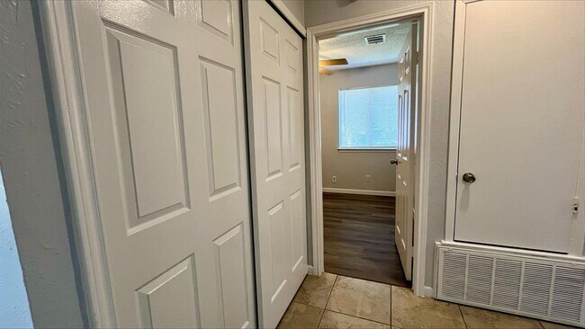 Building Photo - 10701 Lanshire Dr