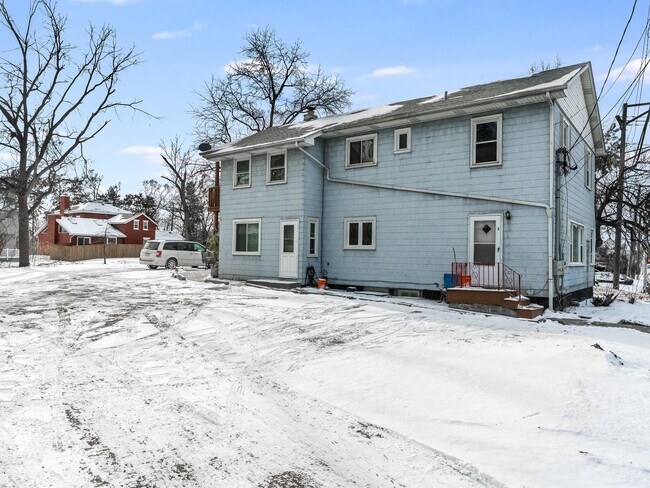 Building Photo - 3 E Main St