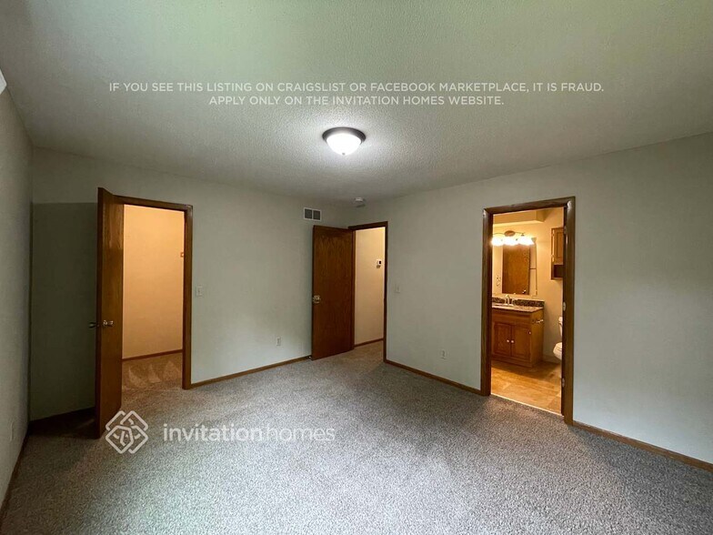 Building Photo - 5325 W 140th St