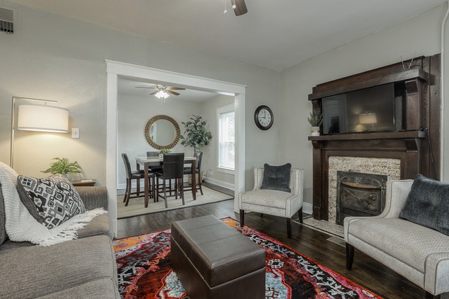 Building Photo - 2710 Holmes St