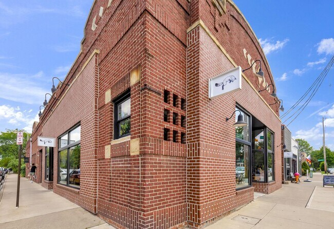 Building Photo - 439 Thurman Ave