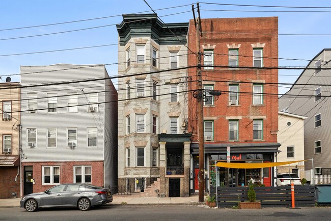 Building Photo - 477 Palisade Ave