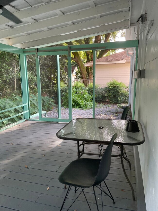 Building Photo - 2/1 Beach Bungalow in Biloxi