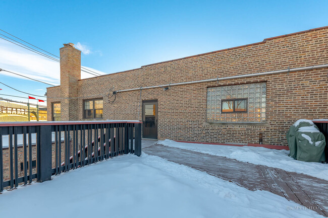 Building Photo - 2641 N Clybourn Ave