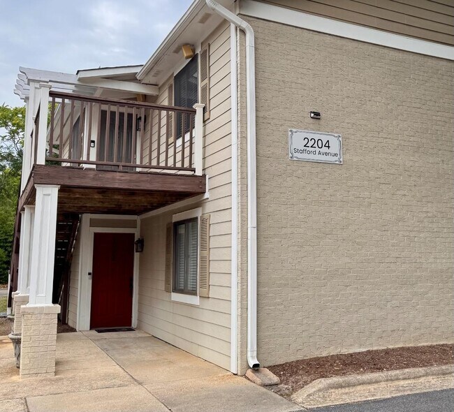 Building Photo - 2204 Stafford Ave