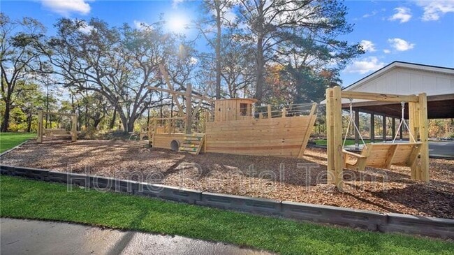 Building Photo - 133 Painted Lady Lp