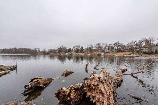 Building Photo - 42076 N East Rd