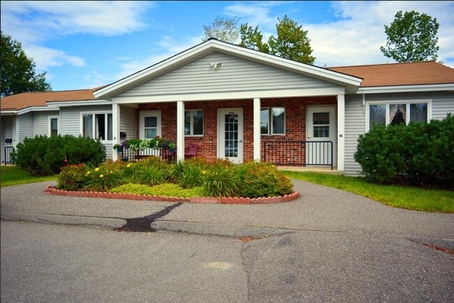 Primary Photo - Oak Park Manor