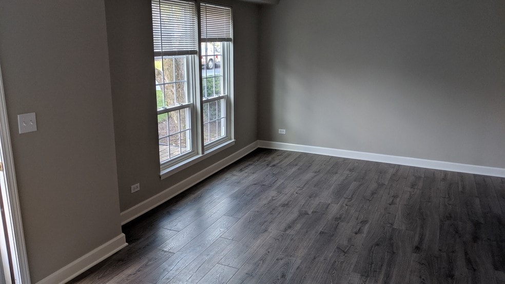 Living room - 1369 Westminster Cir
