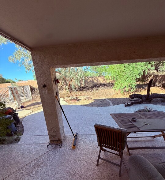 Building Photo - 4201 E Raven Rd