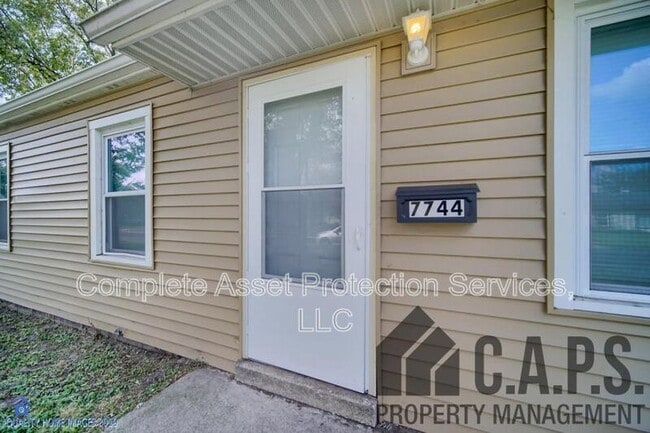 Building Photo - 7744 Bertram Ave