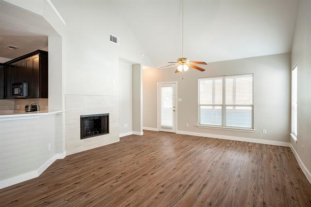 Building Photo - 9902 Maple Dr