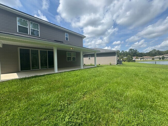 Building Photo - Fall into Savings – New Rental Rate $2,100!