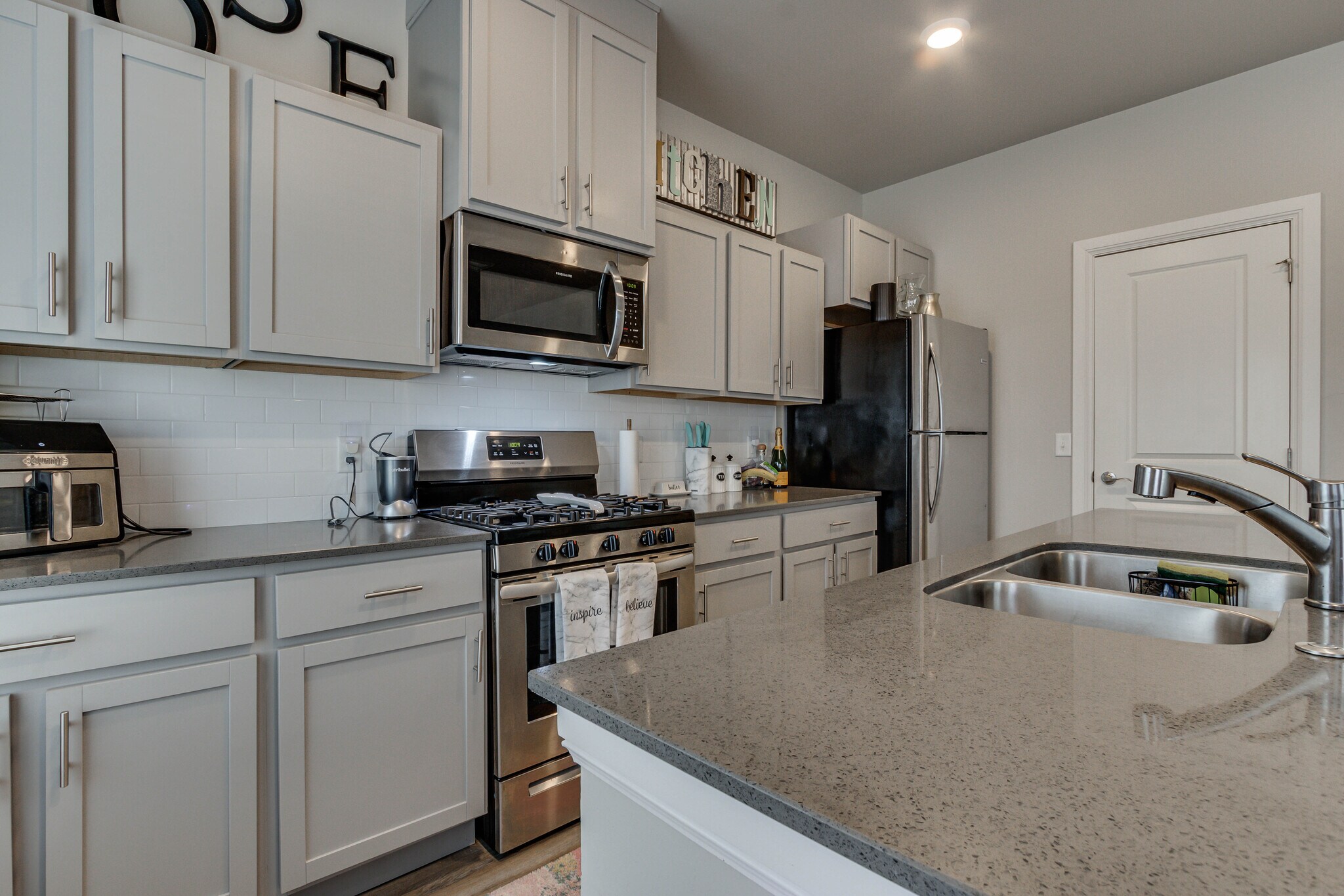 Building Photo - 2641 Cedar Tree Rd