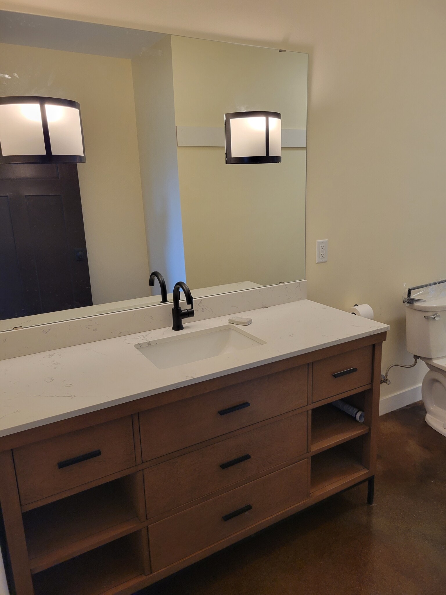 Building Photo - 7676 County 17 Blvd