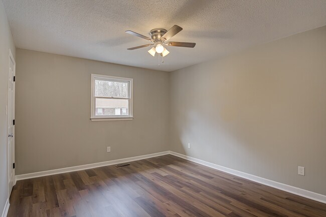 Building Photo - 828 Brickwood Ct