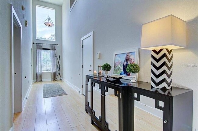 Building Photo - 3315 W Harbor View Ave