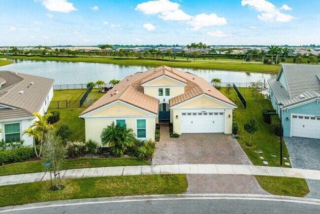 Building Photo - 15964 Whippoorwill Cir