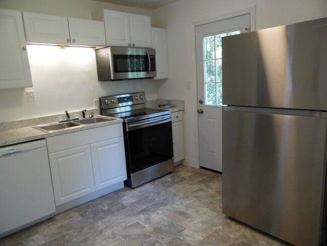 Kitchen - 421 Orange St