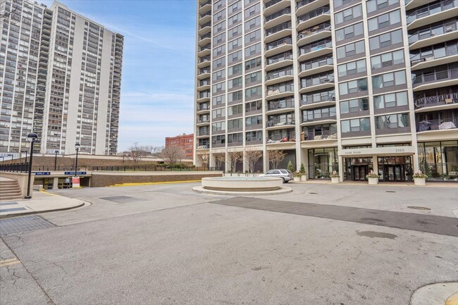 Building Photo - 1560 N Sandburg Terrace