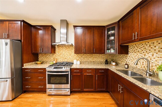 Building Photo - 5421 Hickory Ann Dr
