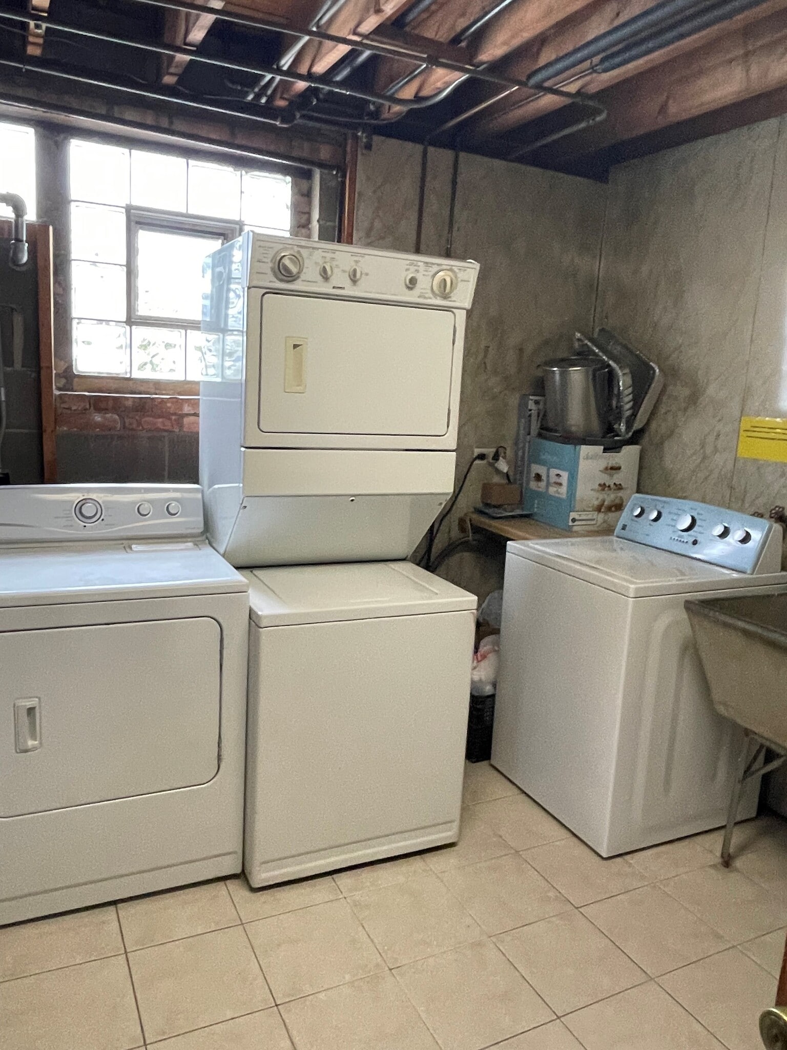 BASEMENT LAUNDRY ROOM - 703 N 11th Ave