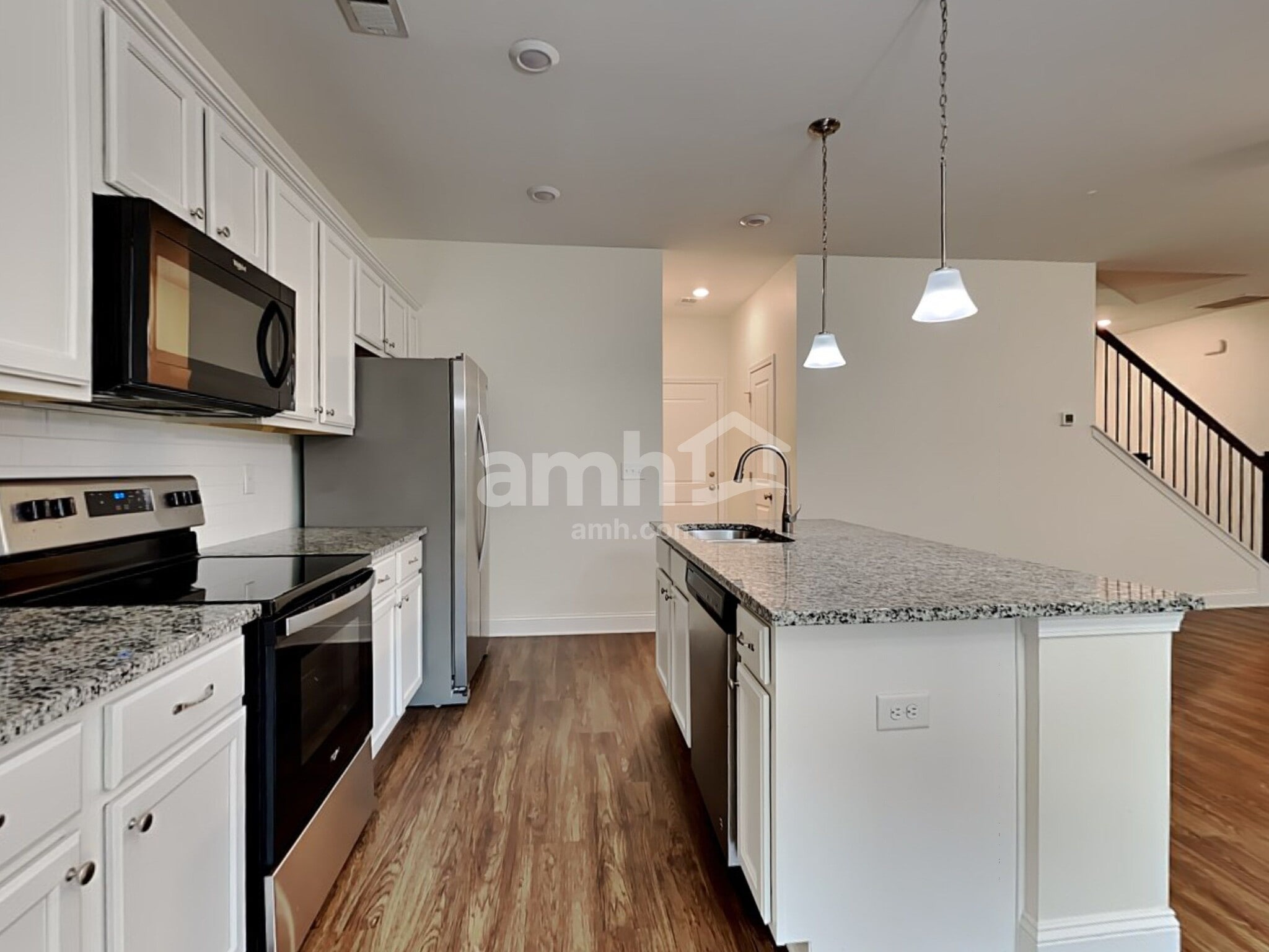 Building Photo - 105 Doral Blue Dr