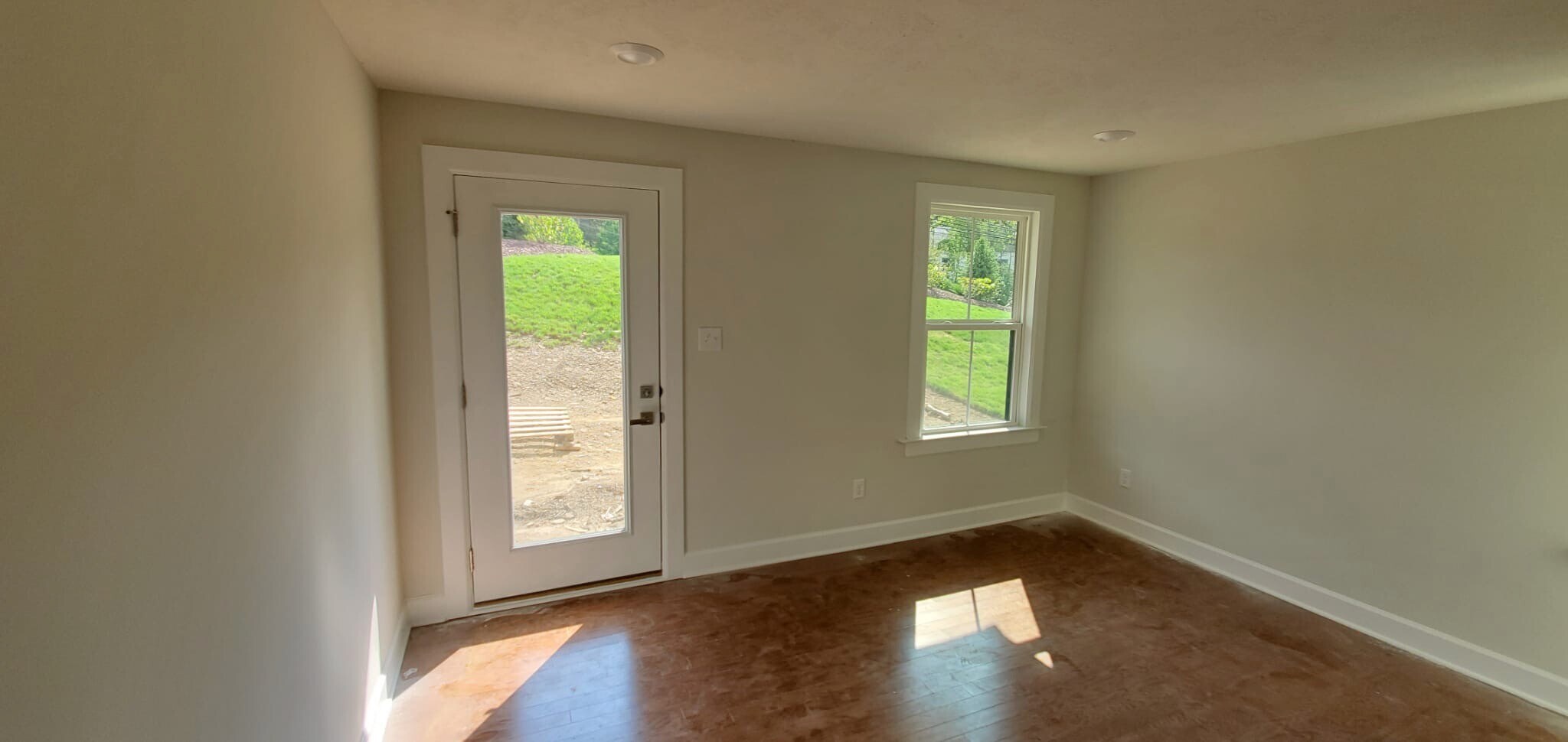 Lower level bedroom - 141 Laurel Pl Ln