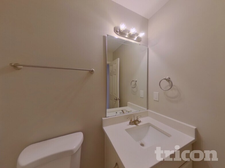 Building Photo - 1467 Eschol Ln NW