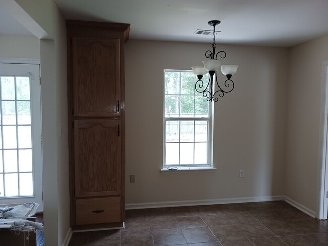 Building Photo - Charming 3BD/1BA Home Just Off Hwy 96!