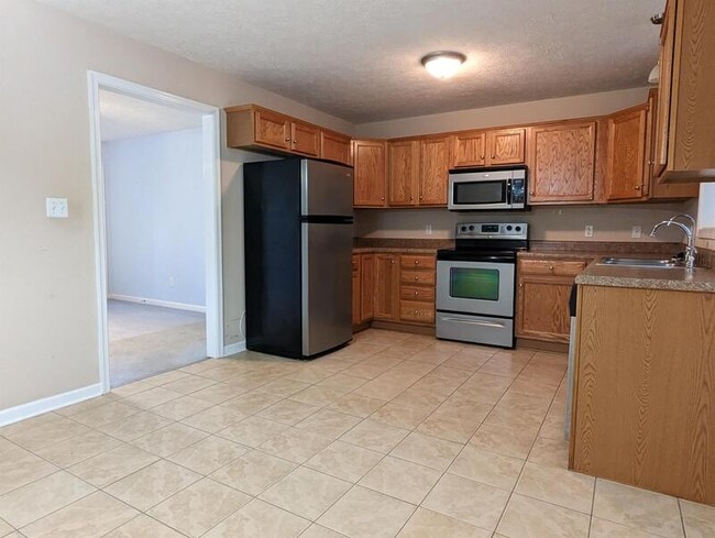 Building Photo - 726 Crestwood Cir