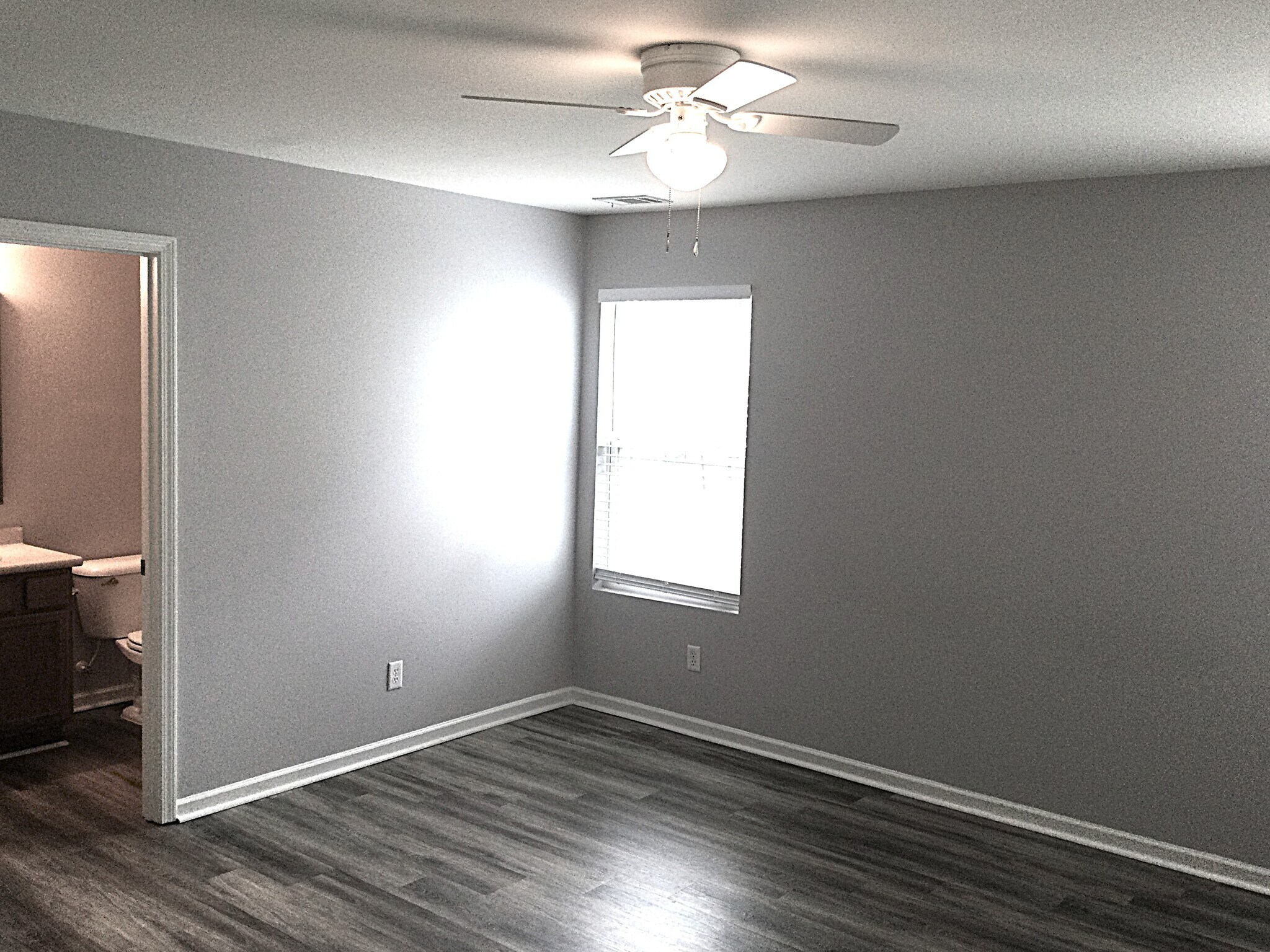 Building Photo - 422 Sea Breeze Dr