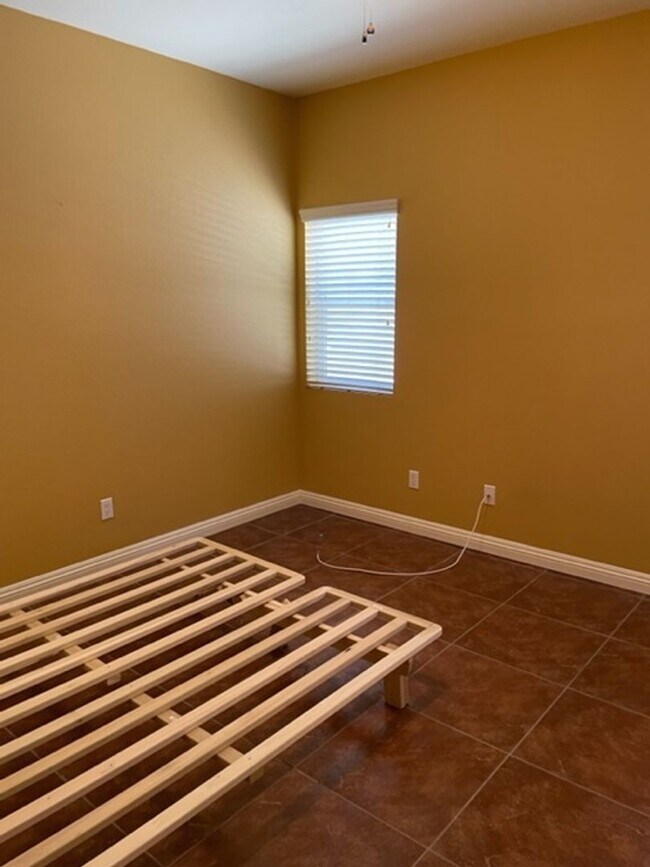 Building Photo - Wine Country awaits