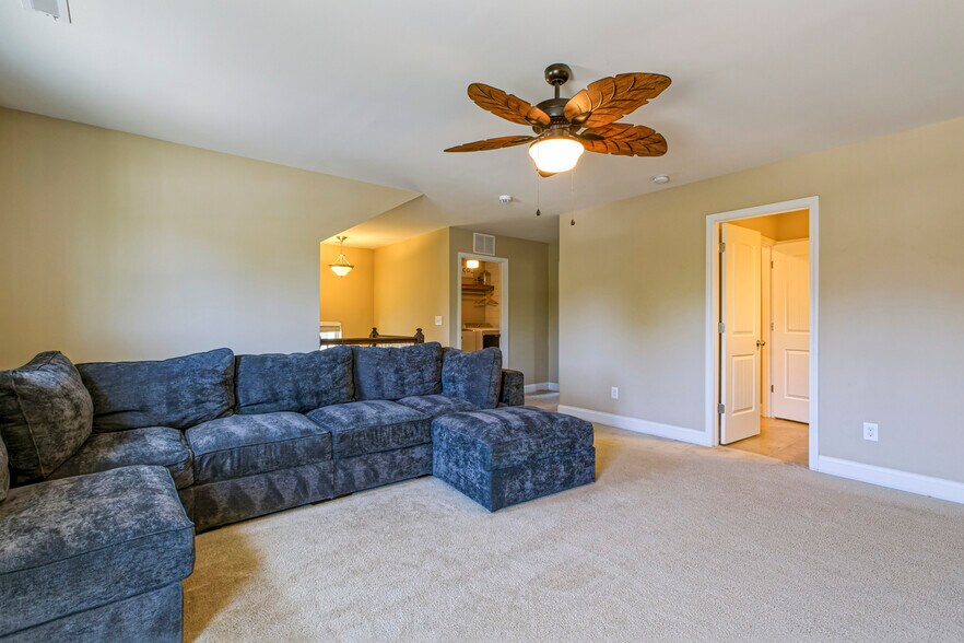 Building Photo - 1608 Cascade Falls Ln