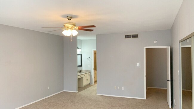 Building Photo - 538 Wilcrest Dr