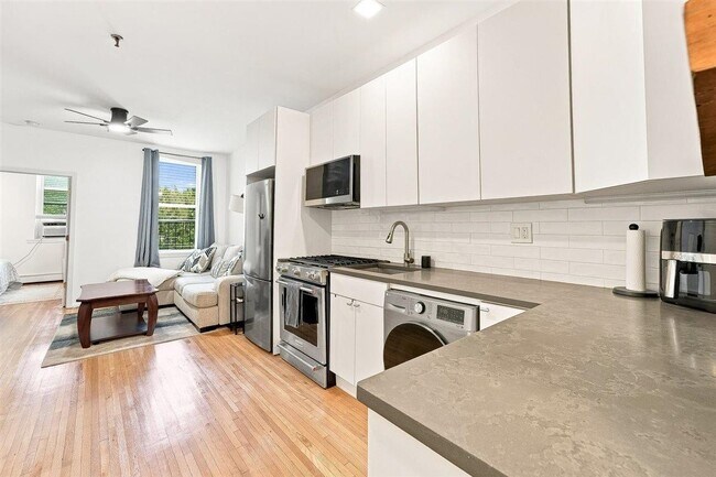 Building Photo - 554 Observer Hwy